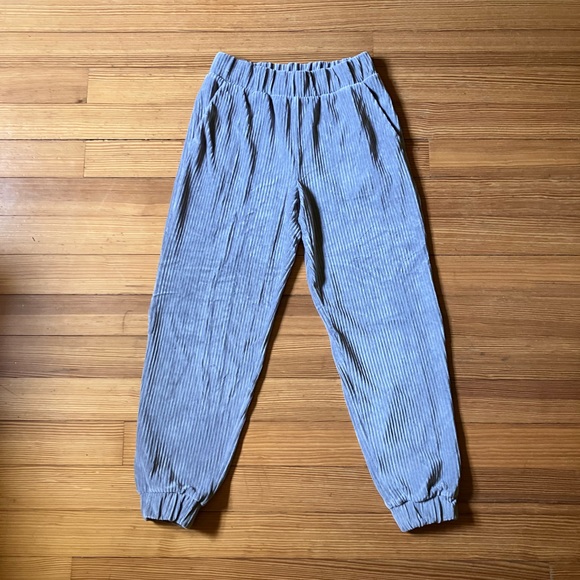 a new day Pants - a new day Gray Velour Ribbed Sweatpants Sz XS.